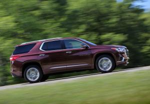 Названы сроки появления в России восьмиместного кроссовера Chevrolet