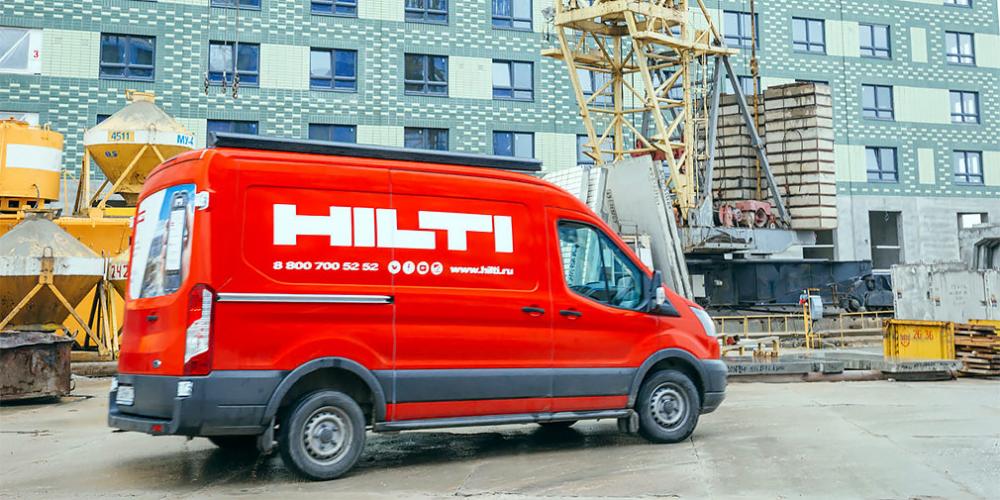 Ford Transit превратили в мобильную мастерскую

