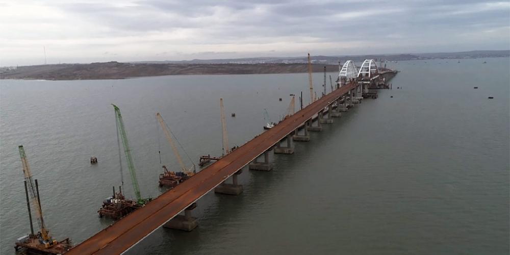 Автомобильное движение по Керченскому мосту откроют в 2018 году

