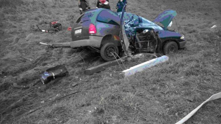 В Лепельском районе бесправник на Dodge снес столб: парень в реанимации
