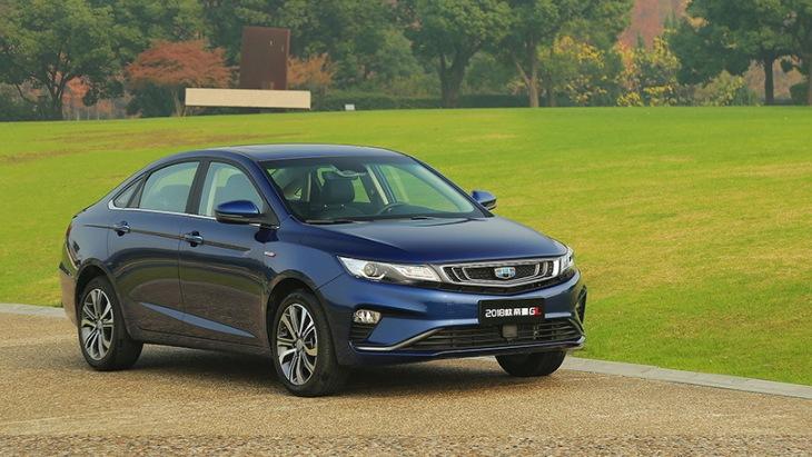 «Посвежевшая четырехдверка»: Geely обновила седан Emgrand GL

