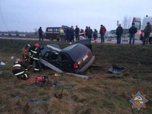 В Лепельском районе бесправник на Dodge снес столб: парень в реанимации