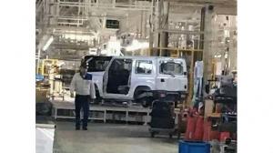 «Живые» фото внедорожника Suzuki Jimny нового поколения
