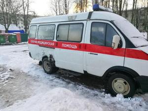 В Бобруйске спешащая на вызов скорая врезалась в столб