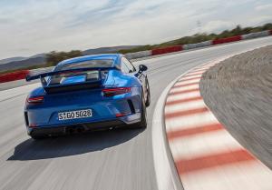 Porsche 911 получит подзарядку от домашней розетки