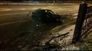 Водитель учинил разгром на ВОАД и сбежал с места ДТП в Алматы