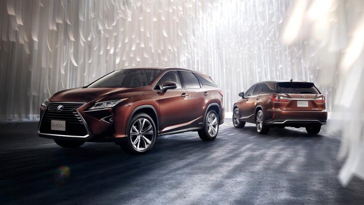 Семиместный кроссовер Lexus RX L уже в продаже