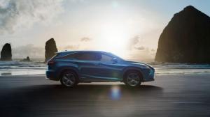 Семиместный кроссовер Lexus RX L уже в продаже