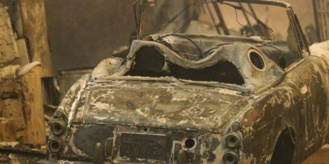 Пожар в Калифорнии уничтожил несколько тысяч автомобилей
