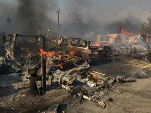 Пожар в Калифорнии уничтожил несколько тысяч автомобилей