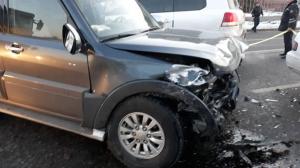 В Алматы автомобиль вылетел на «встречку» – есть пострадавшие