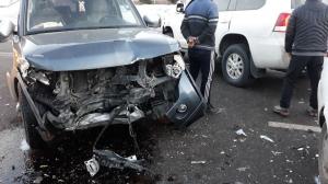 В Алматы автомобиль вылетел на «встречку» – есть пострадавшие