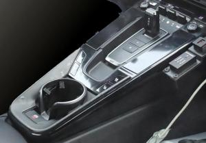 Появились фотографии интерьера следующего Porsche 911