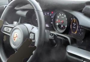 Появились фотографии интерьера следующего Porsche 911