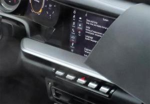 Появились фотографии интерьера следующего Porsche 911