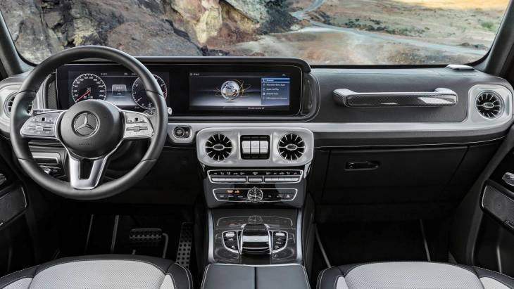 Mercedes официально рассекретил интерьер нового G-Class