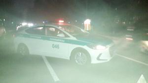 В Алматы автобус сбил сидящего на асфальте мужчину