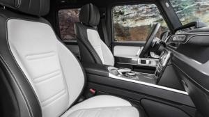 Mercedes официально рассекретил интерьер нового G-Class