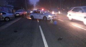 Автобус сбил сидящего на дороге мужчину в Алматы