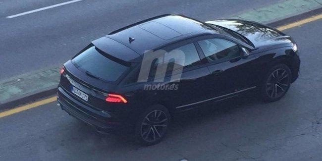 Самый дорогой кроссовер Audi запечатлели на фото

