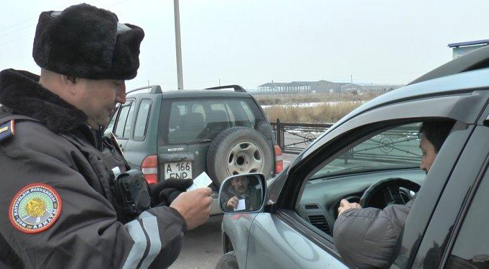 100 авто отобрали у алматинцев за неуплату штрафов
