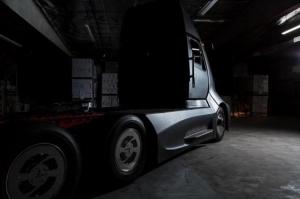 25-летний продавец недвижимости сделал конкурента тягачу Tesla