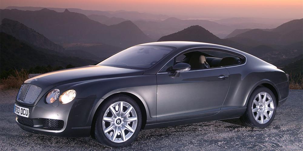 У рабочего завода в Санкт-Петербурге угнали Bentley Continental