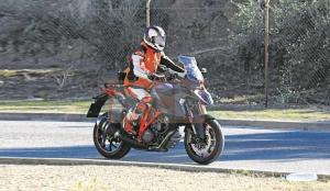 Шпионские фото KTM 1290 Super Duke GT 2019
