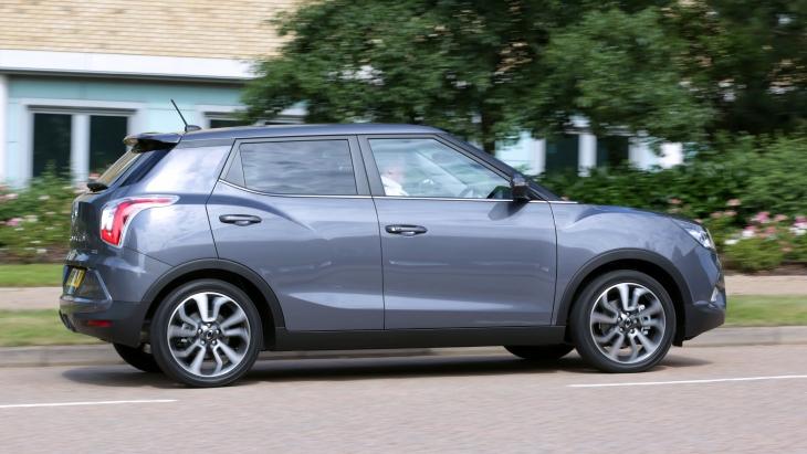 Кроссовер Mahindra на базе Tivoli проходит дорожные тесты