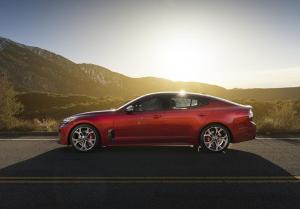 Названа российская цена Kia Stinger