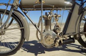 Старинный мотоцикл Pope Model K 1914 Стива Маккуина продадут с аукциона