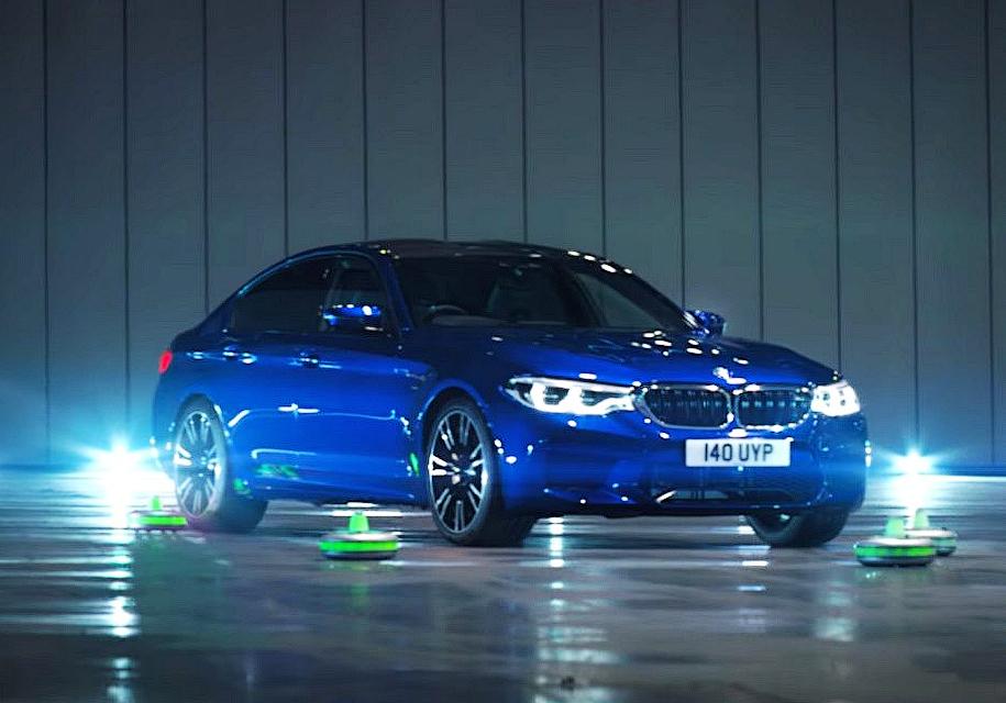 Видео: танец BMW M5 между конусов-роботов