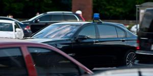 В администрации президента стало больше машин с мигалками