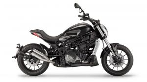Benelli 402S - копия Ducati XDiavel