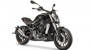 Benelli 402S - копия Ducati XDiavel