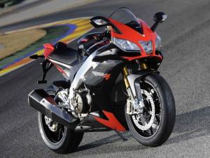 Мотоциклы Aprilia RSV4 / Tuono отзывают из-за проблем с главным тормозным цилиндром