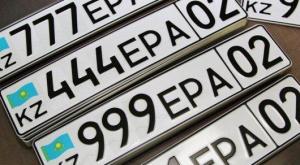 Депутат предложил разрешить писать на номерах имя автовладельца