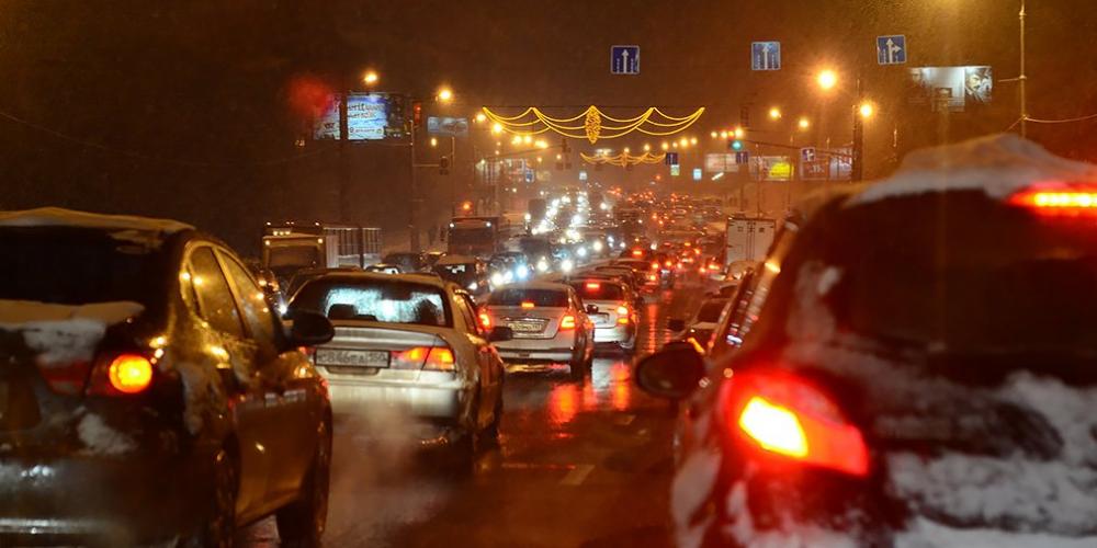 Москва вышла из десятки городов с самыми загруженными дорогами