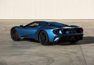 Первый новый Corvette ZR1 пустят с молотка
