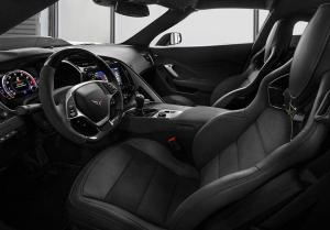 Первый новый Corvette ZR1 пустят с молотка