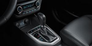 В России автомобили с «автоматом» оказались популярнее машин с МКП

