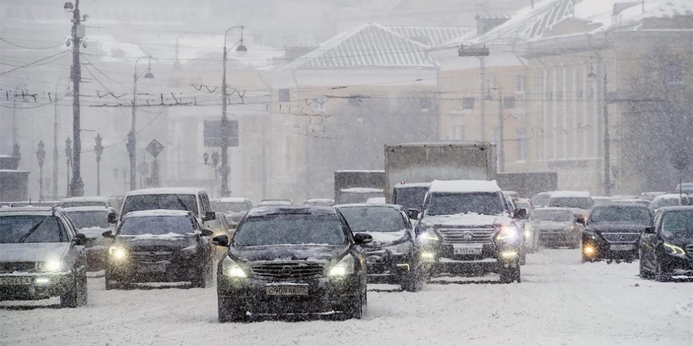 Водителей попросили пересесть на общественный транспорт