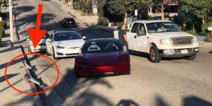 Электрокар Tesla Roadster 2020 впервые засняли на дорогах