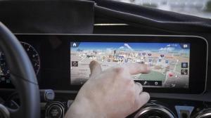 Mercedes официально презентовал новую мультимедиа-систему MBUX