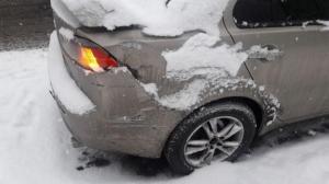 Автобус въехал в дерево в Алматы: пострадали 4 пассажира