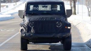 Новый пикап Jeep Scrambler выехал на тесты