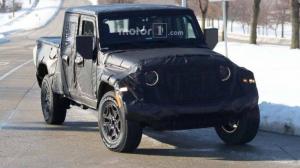 Новый пикап Jeep Scrambler выехал на тесты
