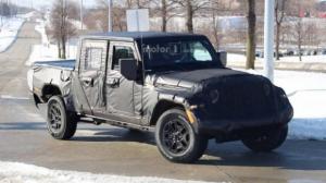 Новый пикап Jeep Scrambler выехал на тесты