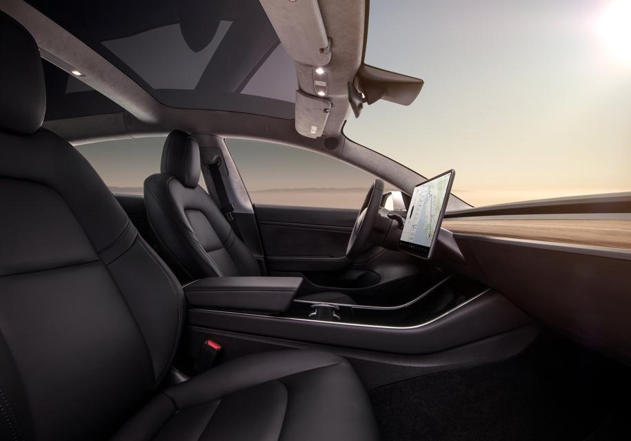 «Теслу» обвинили в обмане покупателей Model 3