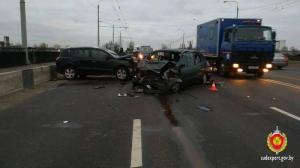 В Минске в столкновении трех автомобилей пострадали три человека